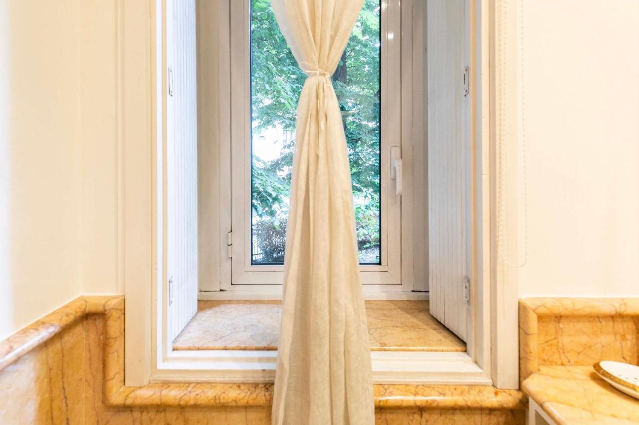 Klimt - Jacuzzi 5 Star - Luxury Design Apartment Milan Bagian luar foto