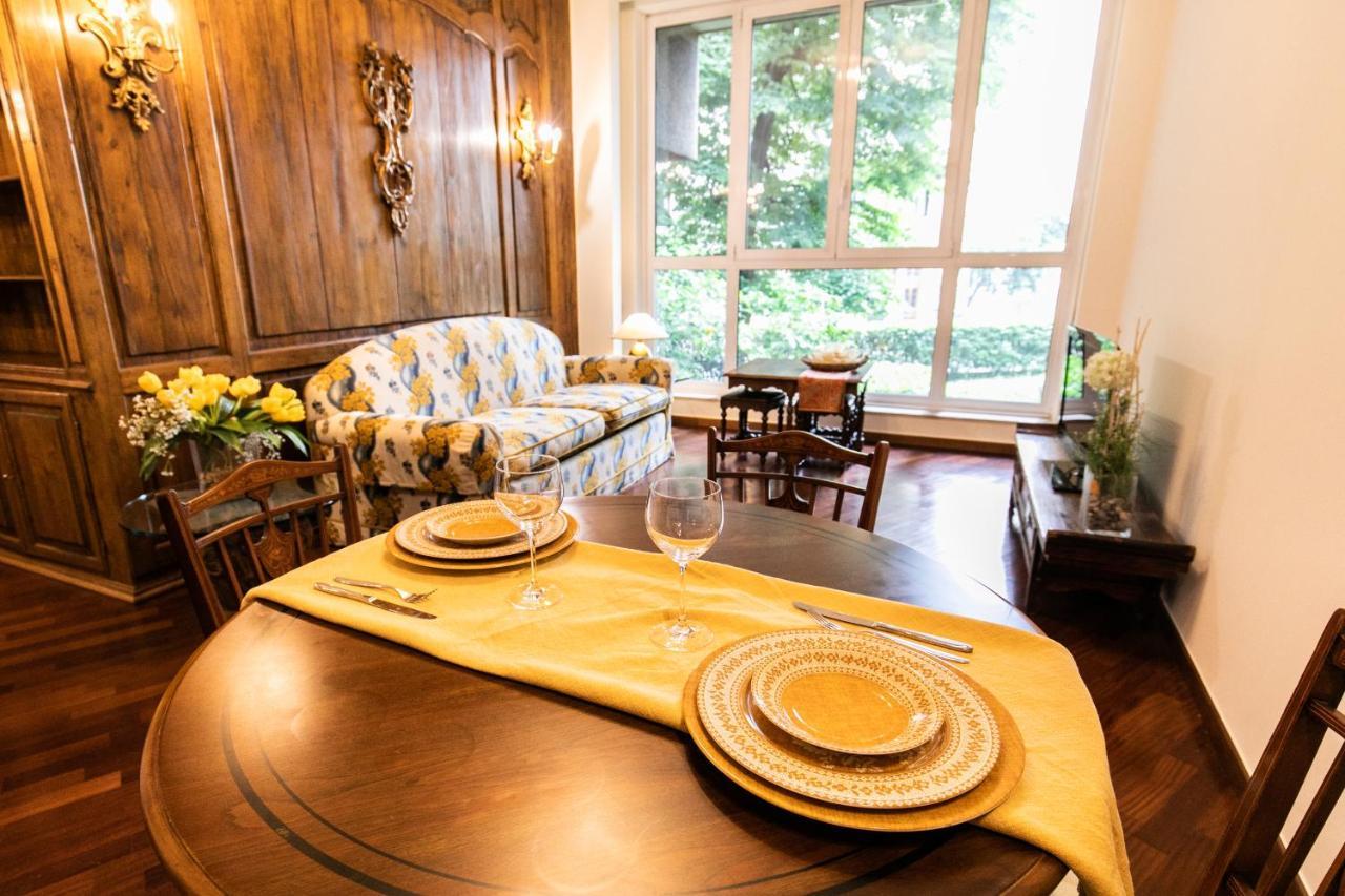 Klimt - Jacuzzi 5 Star - Luxury Design Apartment Milan Bagian luar foto
