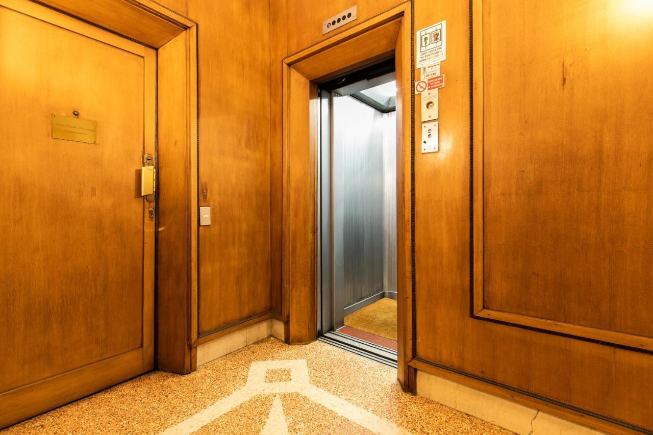 Klimt - Jacuzzi 5 Star - Luxury Design Apartment Milan Bagian luar foto