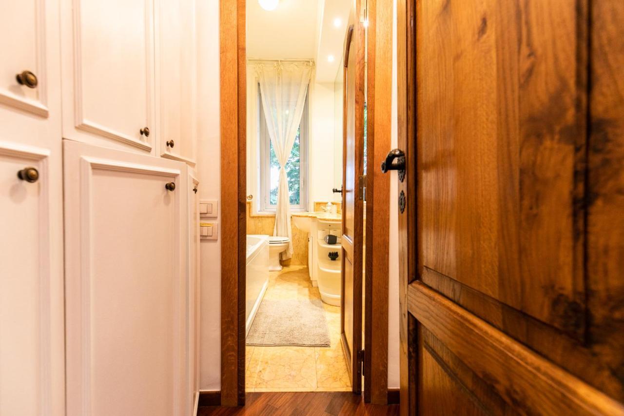 Klimt - Jacuzzi 5 Star - Luxury Design Apartment Milan Bagian luar foto
