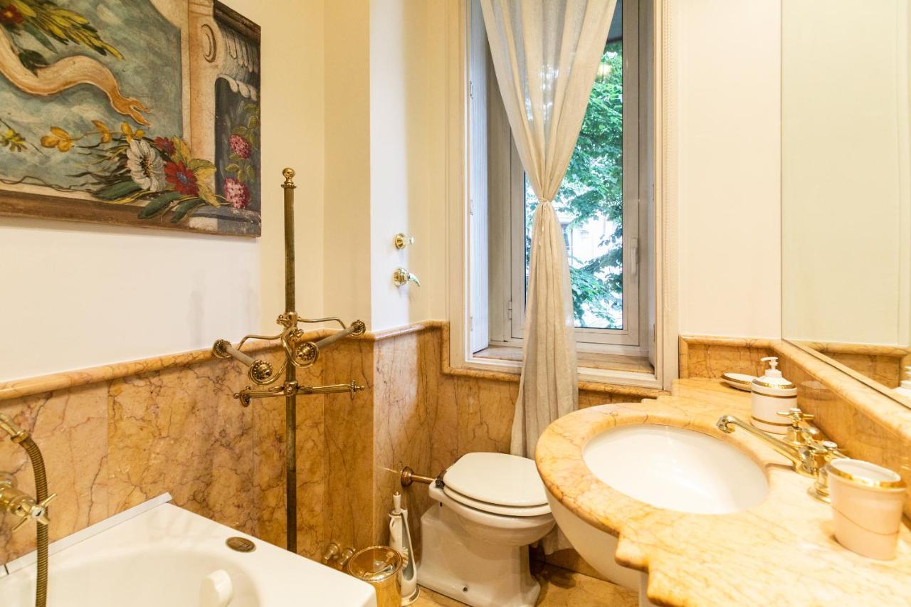 Klimt - Jacuzzi 5 Star - Luxury Design Apartment Milan Bagian luar foto