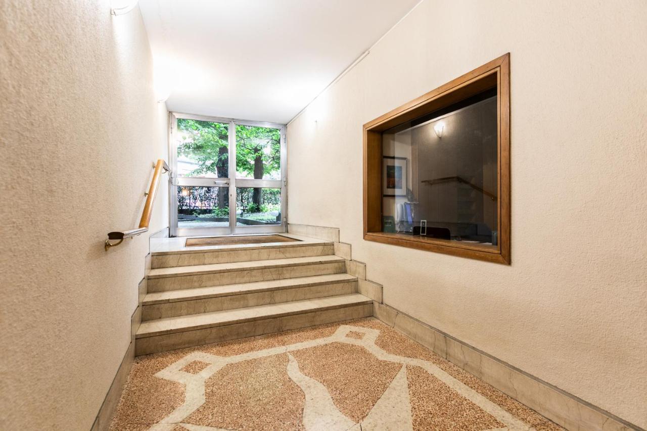 Klimt - Jacuzzi 5 Star - Luxury Design Apartment Milan Bagian luar foto