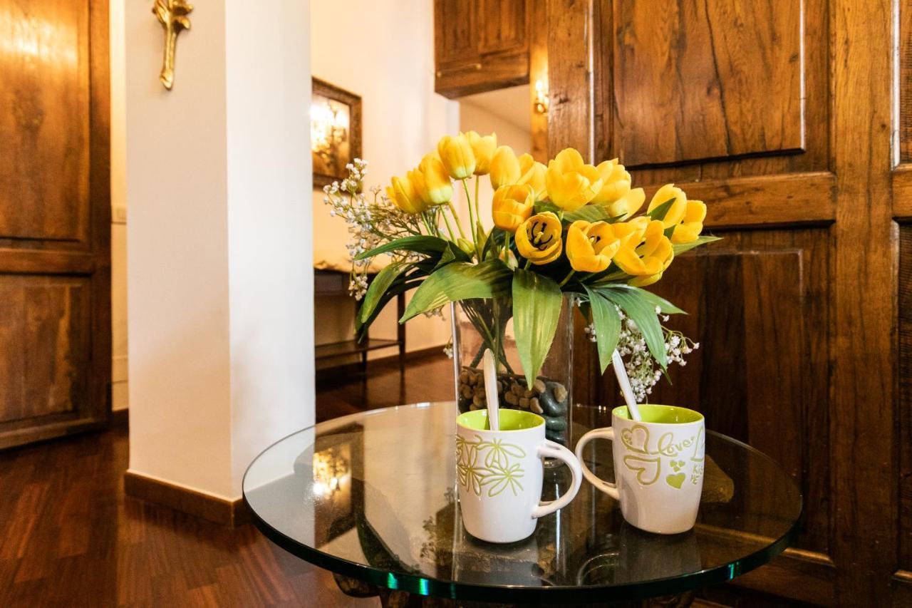 Klimt - Jacuzzi 5 Star - Luxury Design Apartment Milan Bagian luar foto